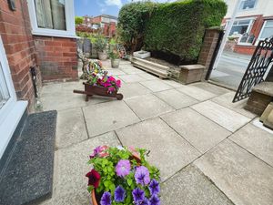 Front garden- click for photo gallery